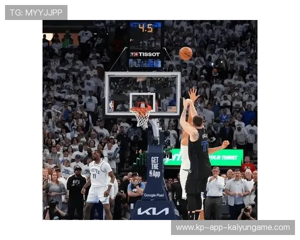 东契奇三双封神！独行侠靠他续命